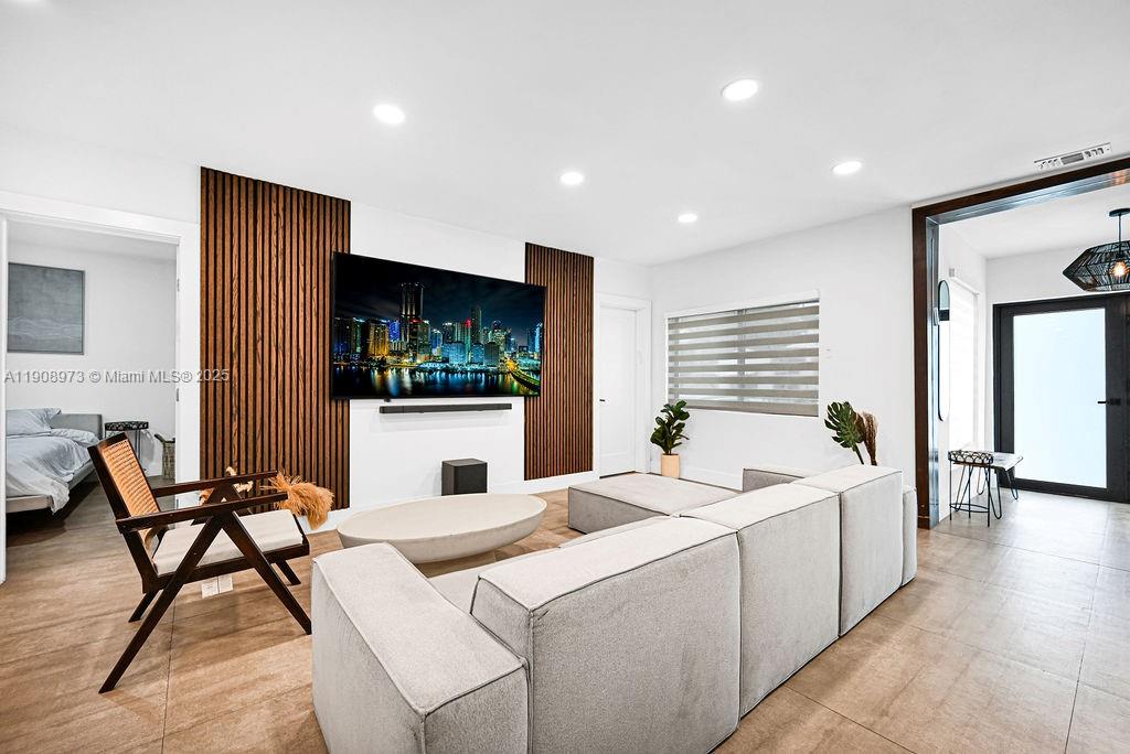 SHADOWLAWN EXTENSION SUB - Residential Lease