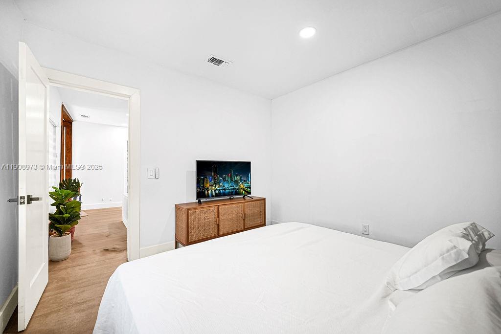 SHADOWLAWN EXTENSION SUB - Residential Lease