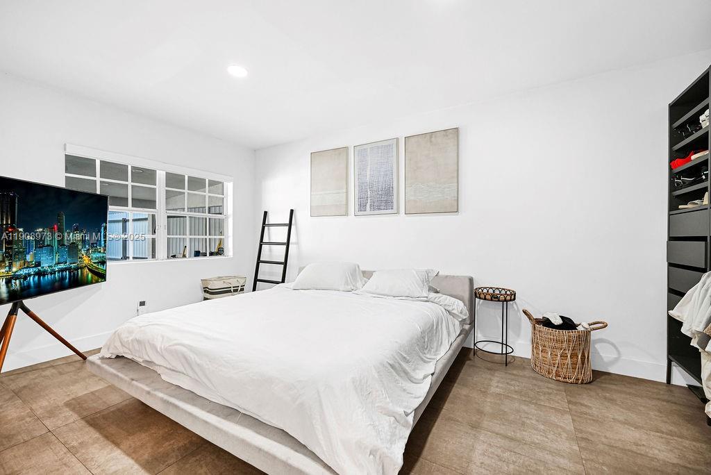 SHADOWLAWN EXTENSION SUB - Residential Lease