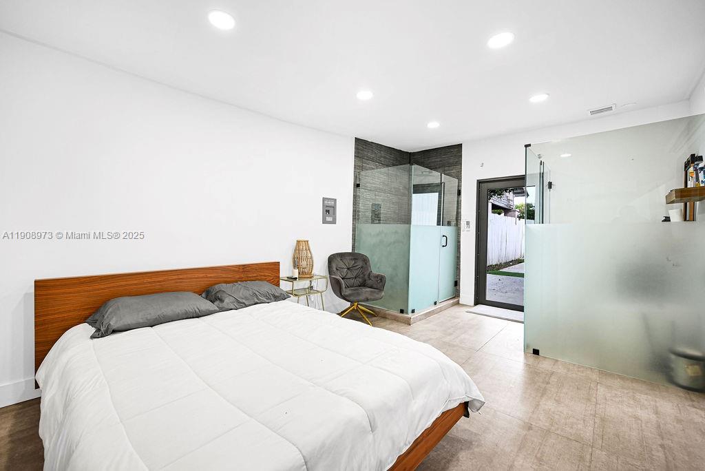 SHADOWLAWN EXTENSION SUB - Residential Lease