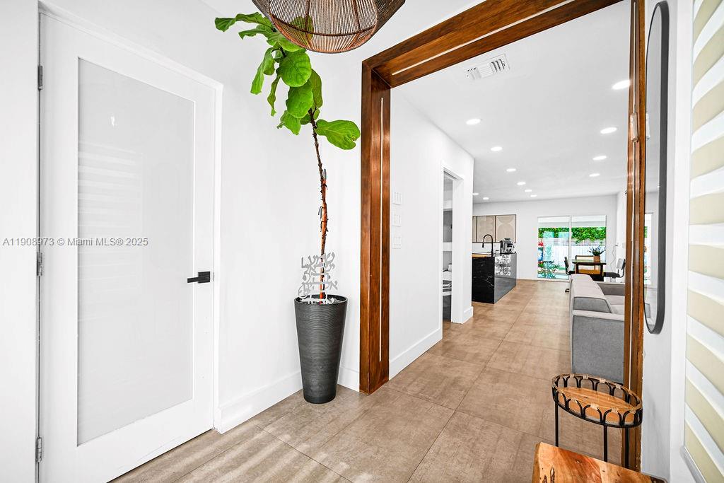 SHADOWLAWN EXTENSION SUB - Residential Lease