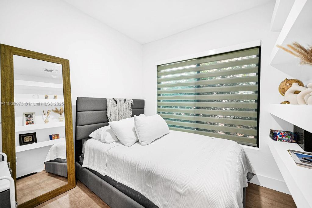 SHADOWLAWN EXTENSION SUB - Residential Lease