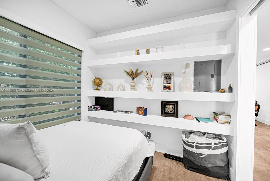 SHADOWLAWN EXTENSION SUB - Residential Lease