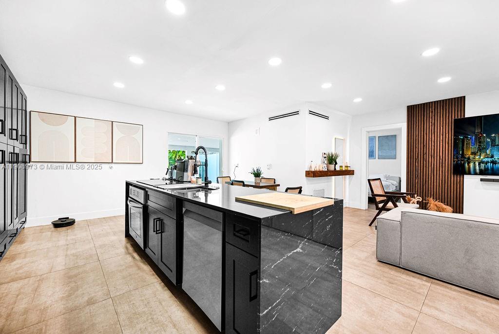 SHADOWLAWN EXTENSION SUB - Residential Lease