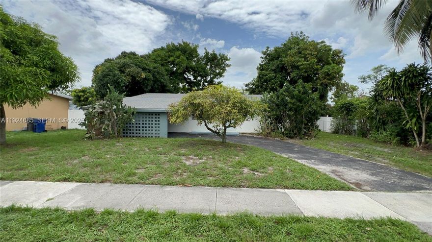 Great Location Lauderdale Lakes single Family home 3 bedrooms, 2 bathrooms, Renovated home with newer roof, AC, Pool, with complete Appliances. Fruit trees and nice backyard-Home ready for a new family. Financing Available.