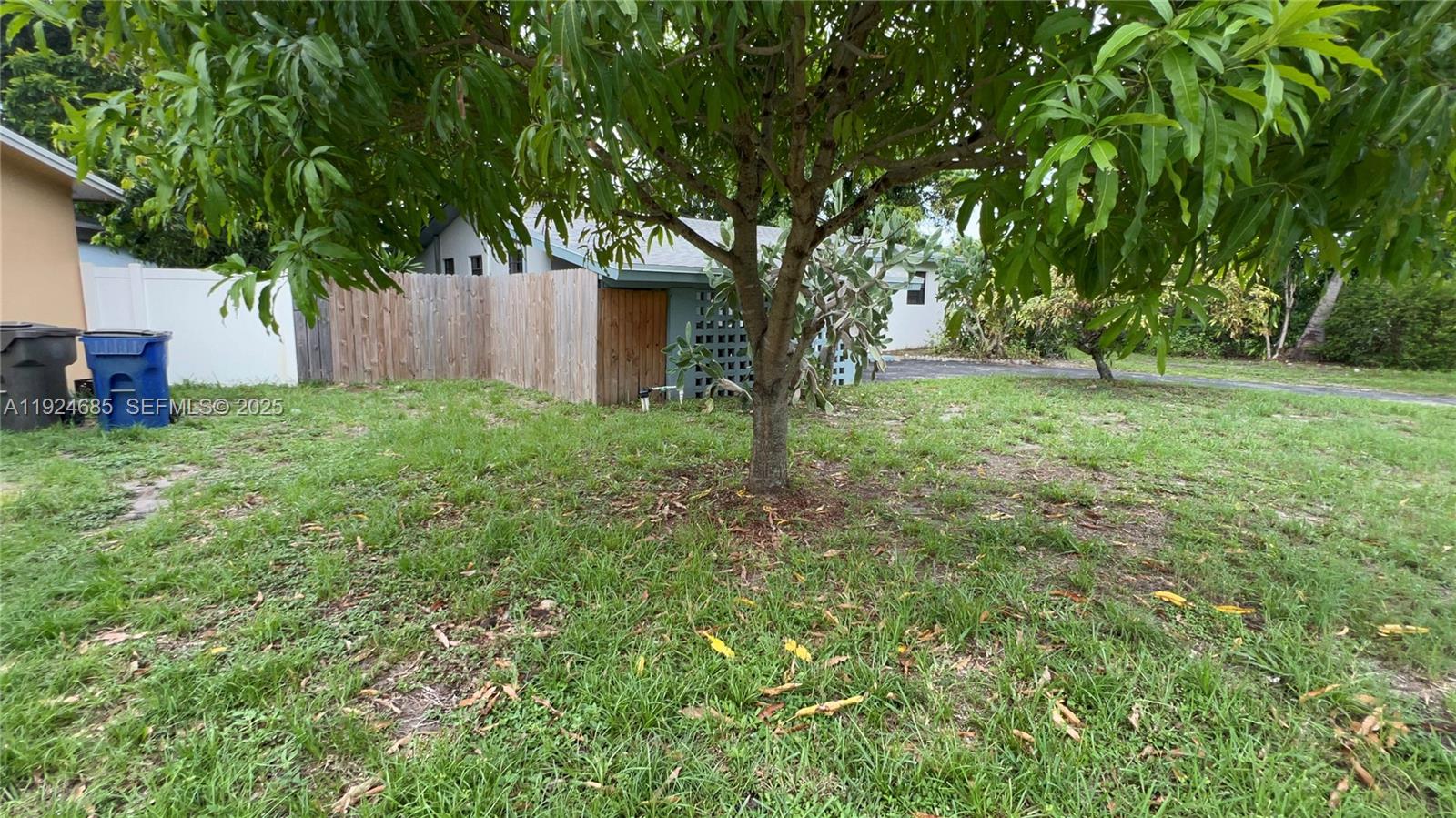 LAUDERDALE LAKES WEST GAT - Residential