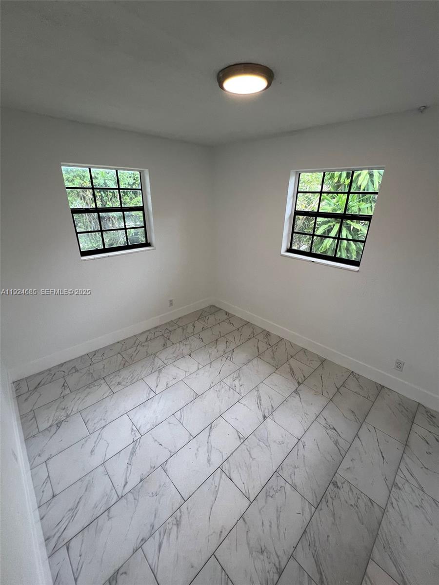 LAUDERDALE LAKES WEST GAT - Residential