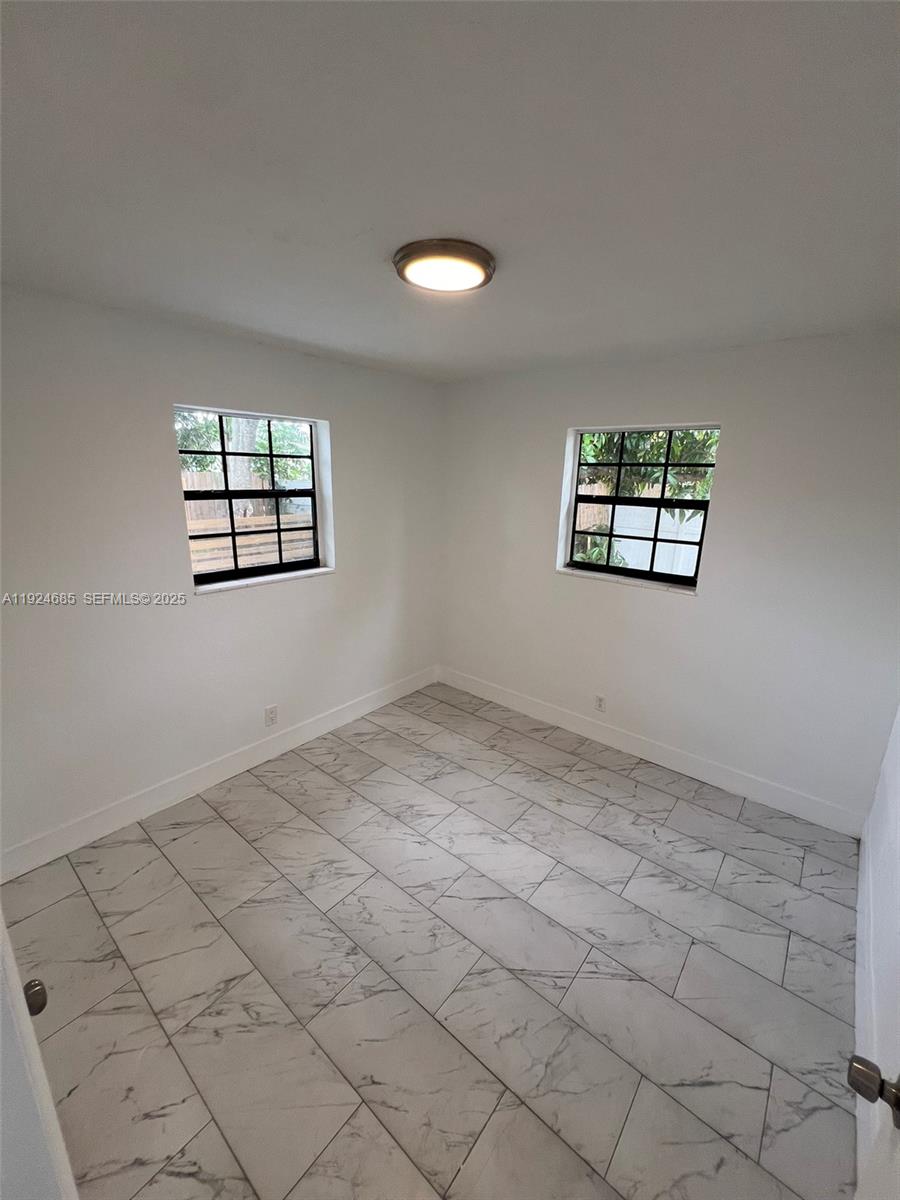 LAUDERDALE LAKES WEST GAT - Residential