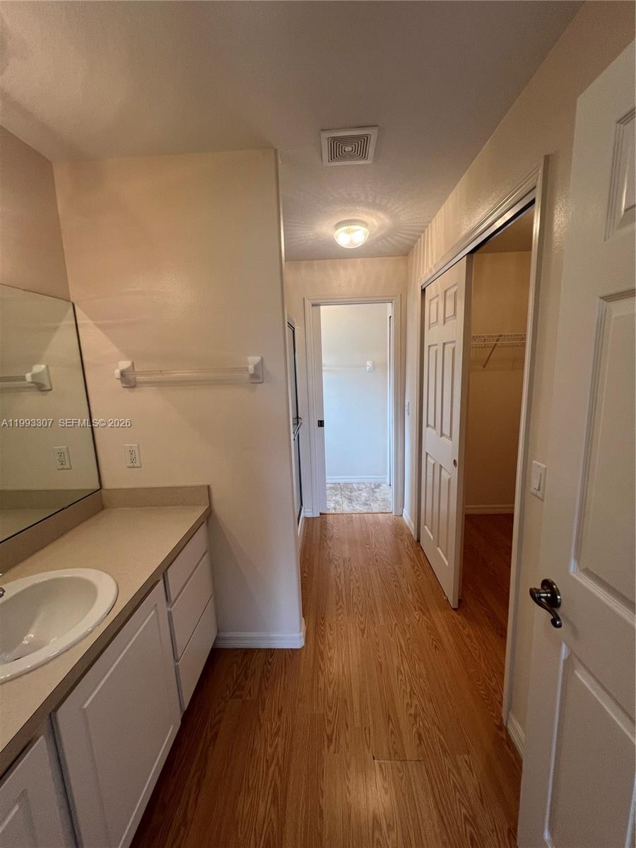 SUMMERGLEN - Residential