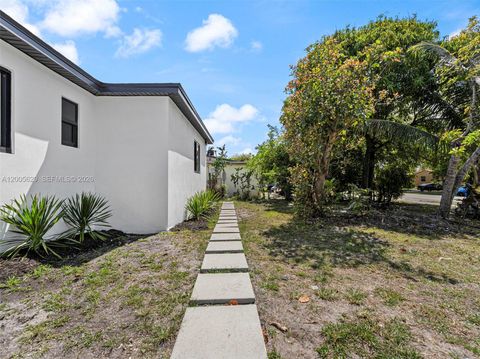 Tiny photo for 340 Carolina Ave, Fort Lauderdale, FL 33312 (MLS # A12005629)