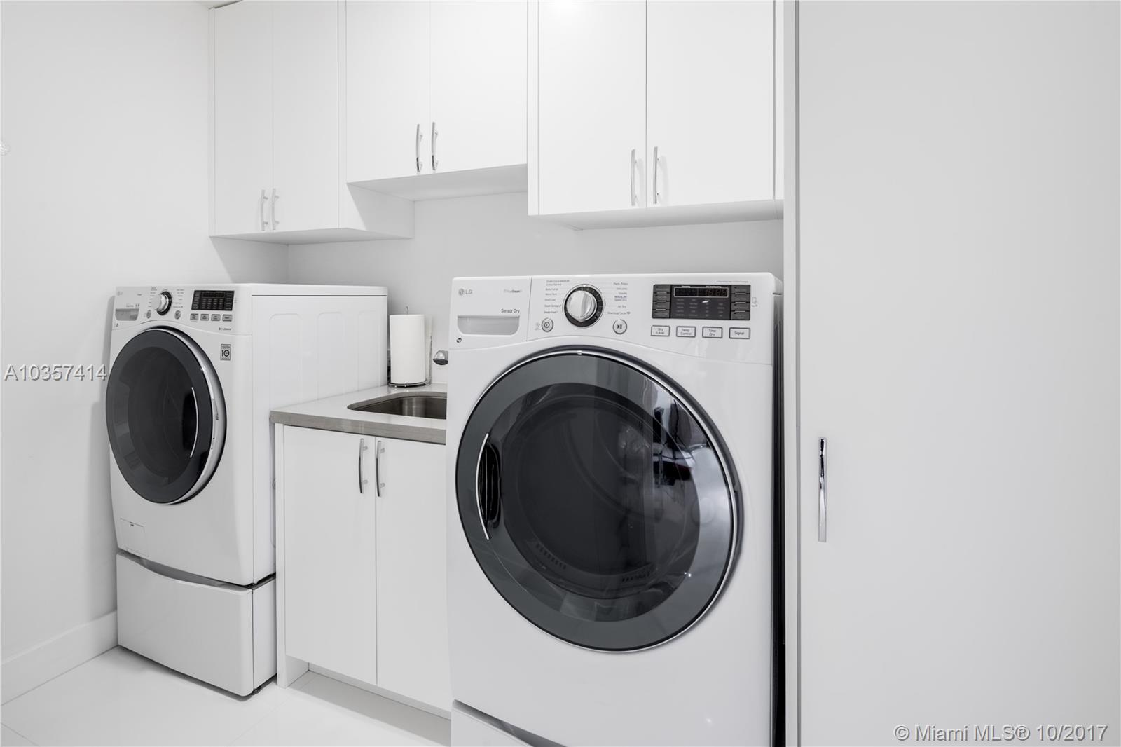 CHAMPLAIN TOWERS EAST CON - Residential