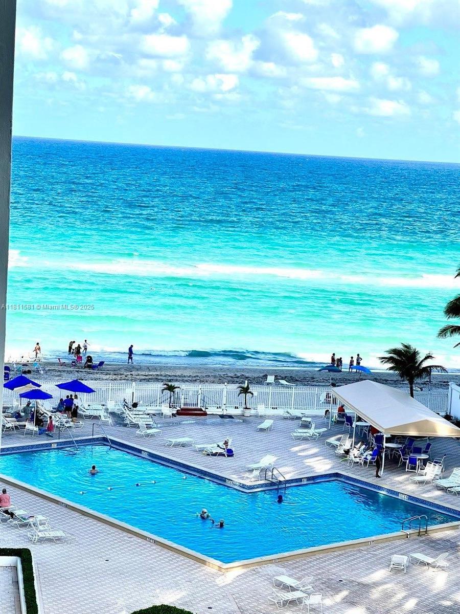 ALEXANDER TOWERS CONDO - Residential Lease