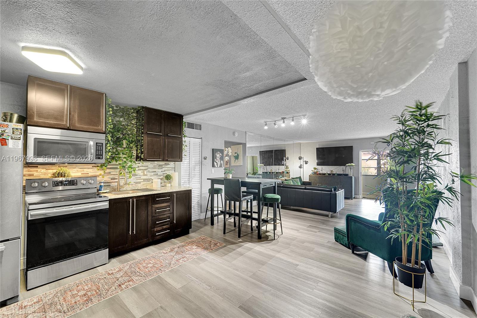 PALM-EAST GARDENS CONDO - Residential