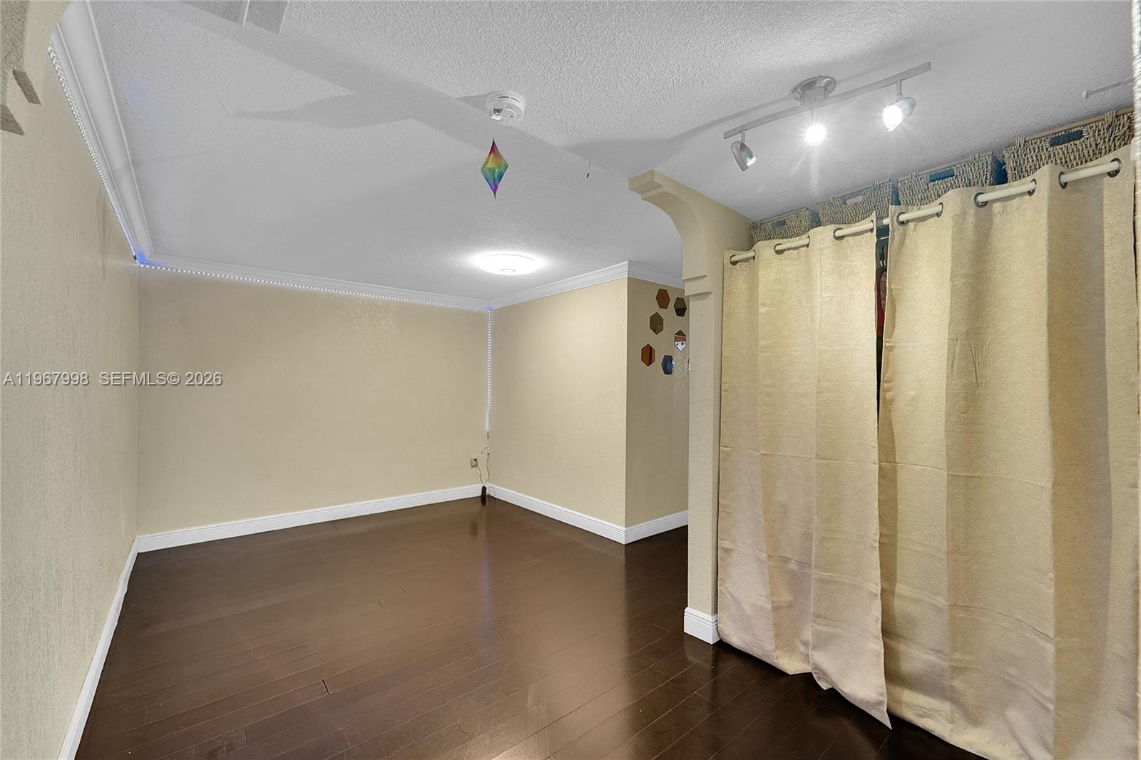 PALM-EAST GARDENS CONDO - Residential