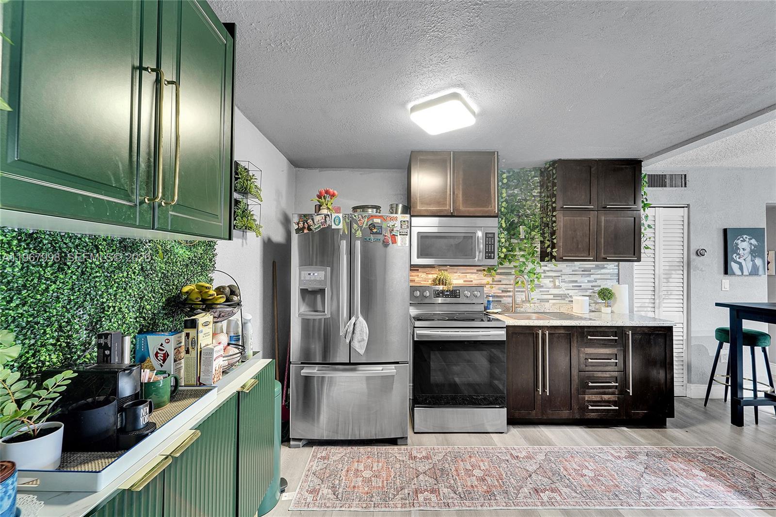 PALM-EAST GARDENS CONDO - Residential