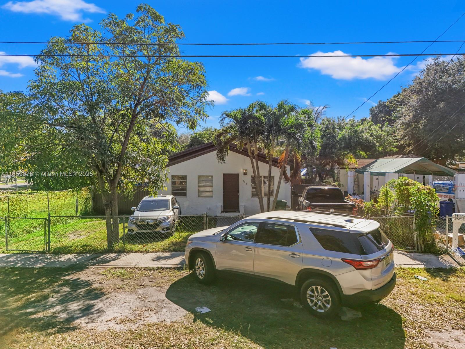 N MIAMI ESTATES - Residential