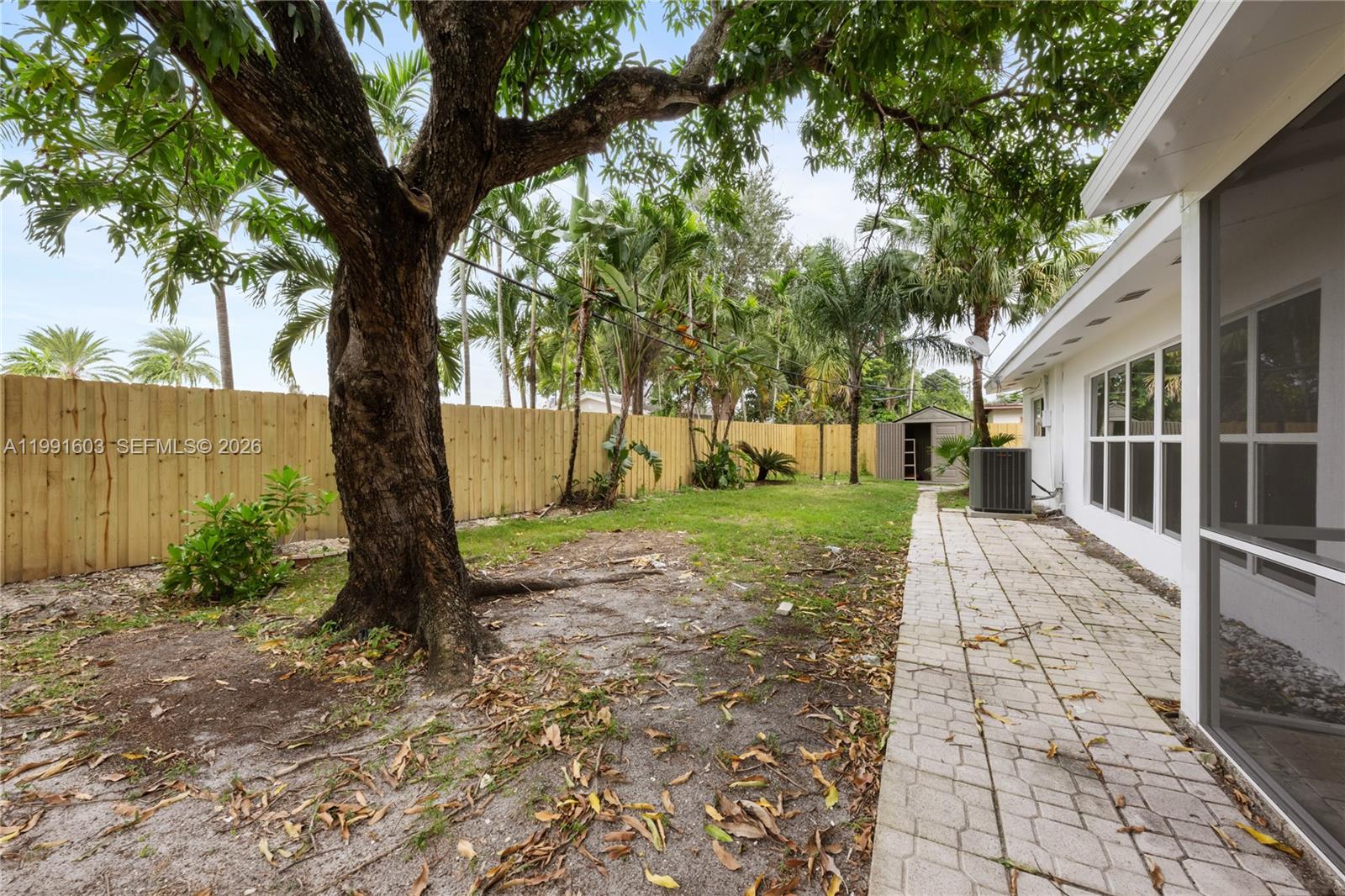 LAWN ACRES - Residential Lease