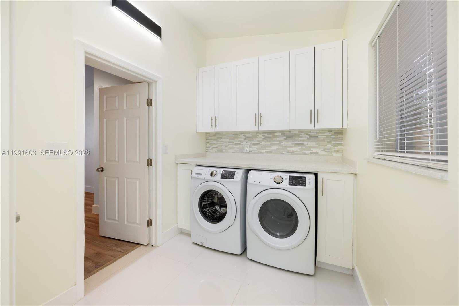 LAWN ACRES - Residential Lease