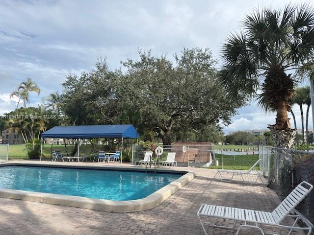 LIVE OAK CONDO ELEVEN - Residential Lease