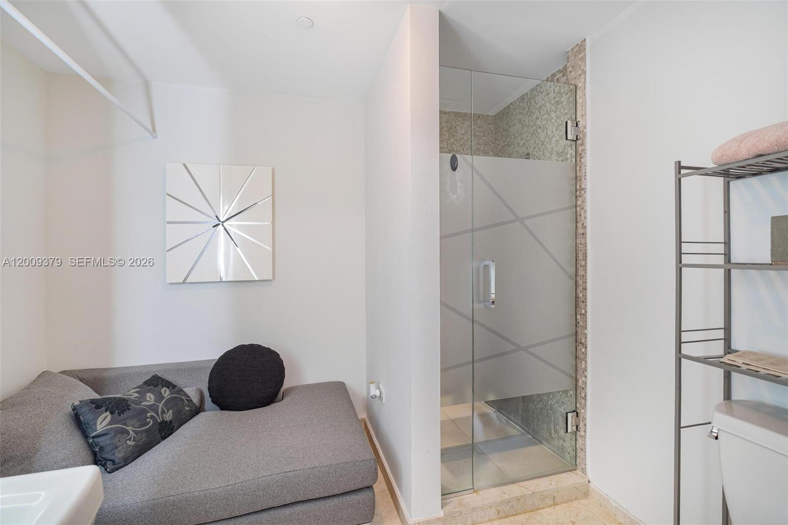 RISE CONDO - Residential
