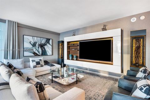 Tiny photo for 88 SW 7th St #3801, Miami, FL 33130 (MLS # A12009379)