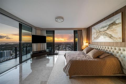 Tiny photo for 88 SW 7th St #3801, Miami, FL 33130 (MLS # A12009379)