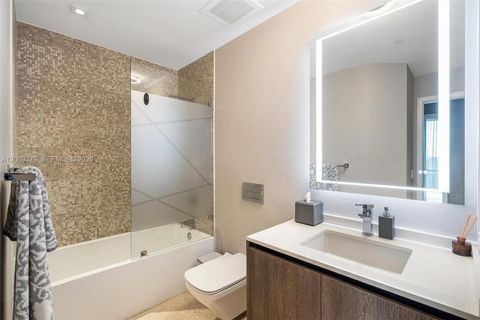 Tiny photo for 88 SW 7th St #3801, Miami, FL 33130 (MLS # A12009379)