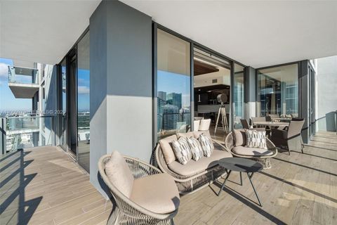 Tiny photo for 88 SW 7th St #3801, Miami, FL 33130 (MLS # A12009379)