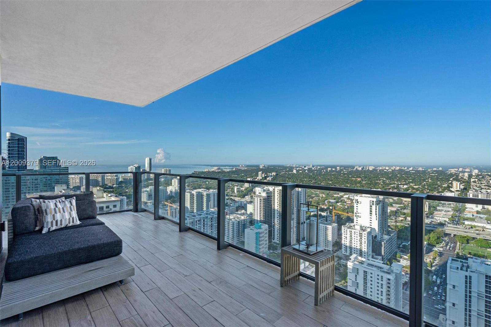 RISE CONDO - Residential