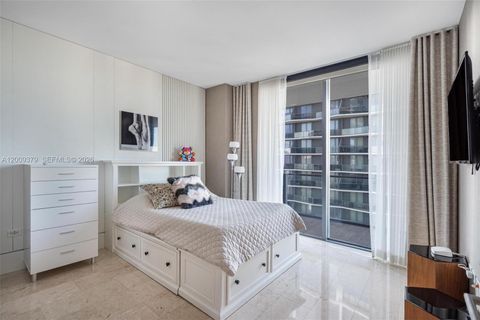 Tiny photo for 88 SW 7th St #3801, Miami, FL 33130 (MLS # A12009379)