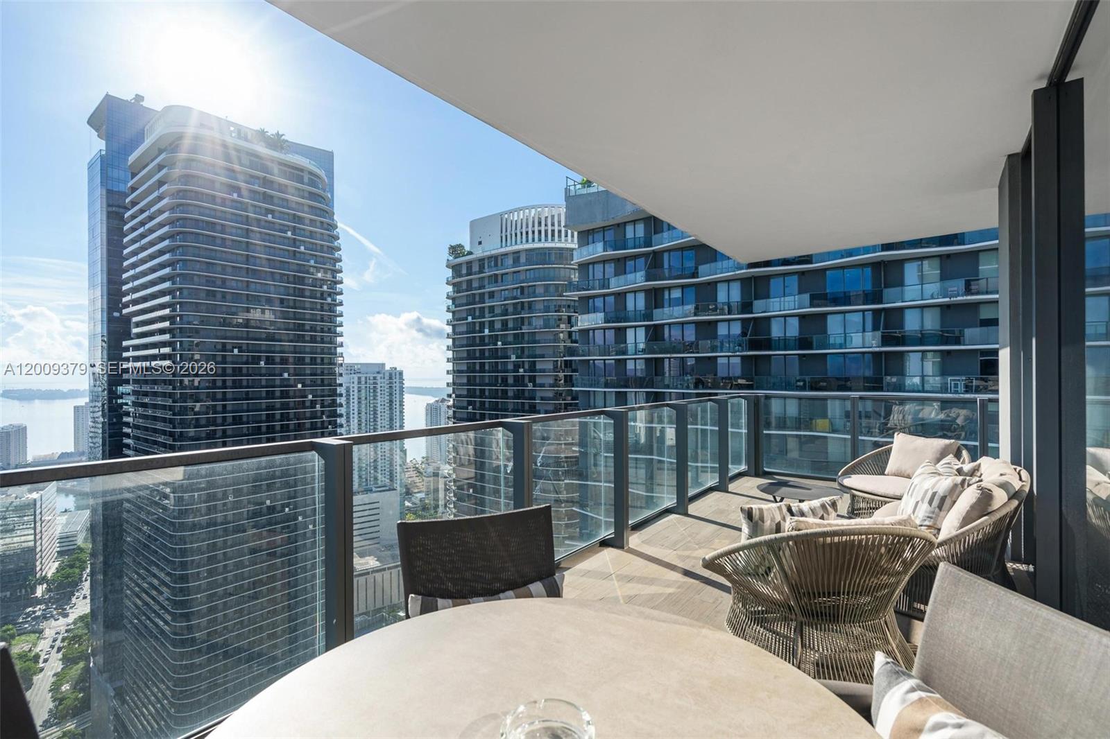 RISE CONDO - Residential