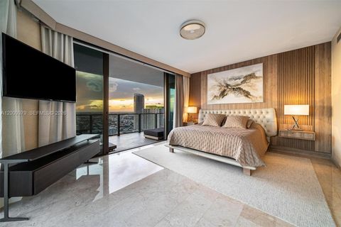 Tiny photo for 88 SW 7th St #3801, Miami, FL 33130 (MLS # A12009379)