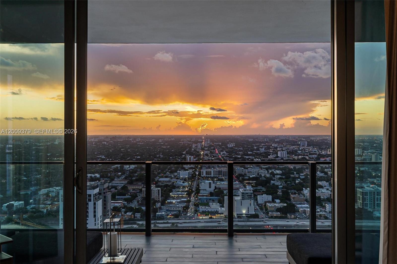 RISE CONDO - Residential