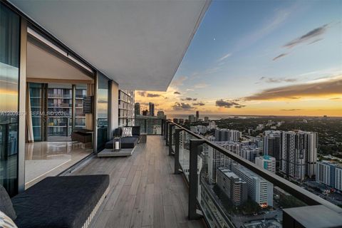 Tiny photo for 88 SW 7th St #3801, Miami, FL 33130 (MLS # A12009379)