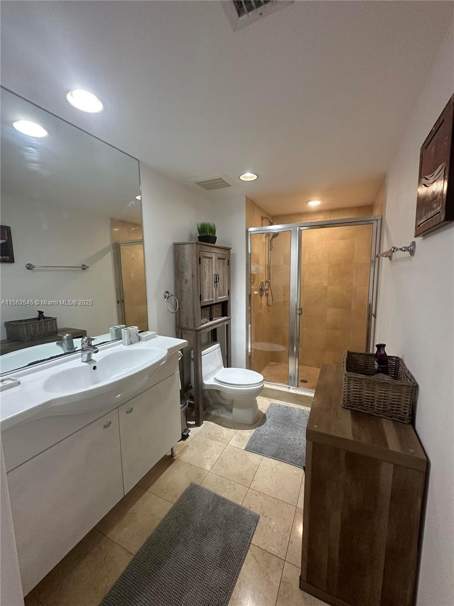 BEACH CLUB TWO CONDO - Residential Lease