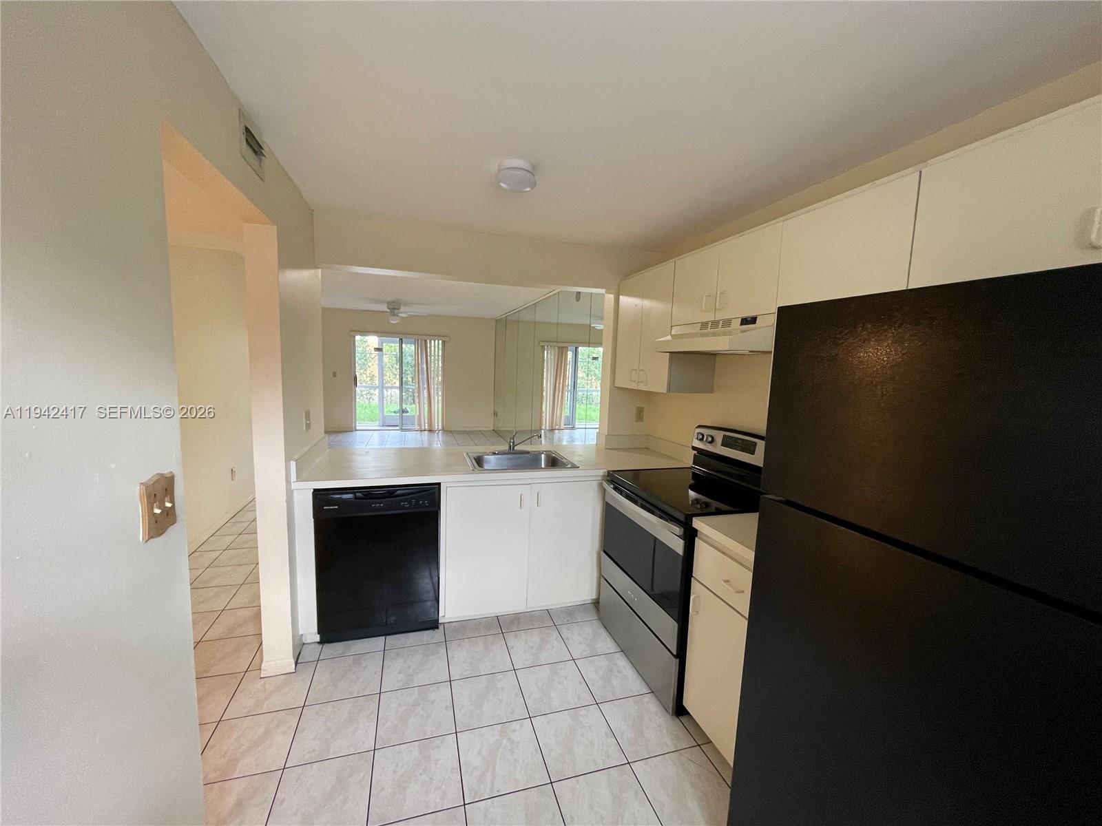 MONTEREY VILLAGE-ONE COND - Residential