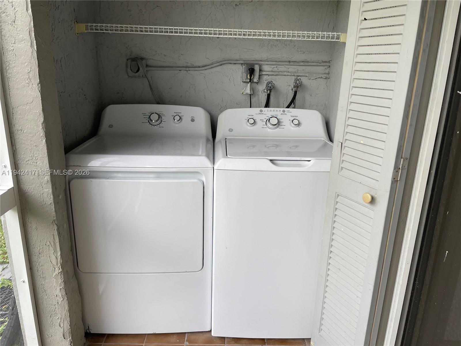 MONTEREY VILLAGE-ONE COND - Residential