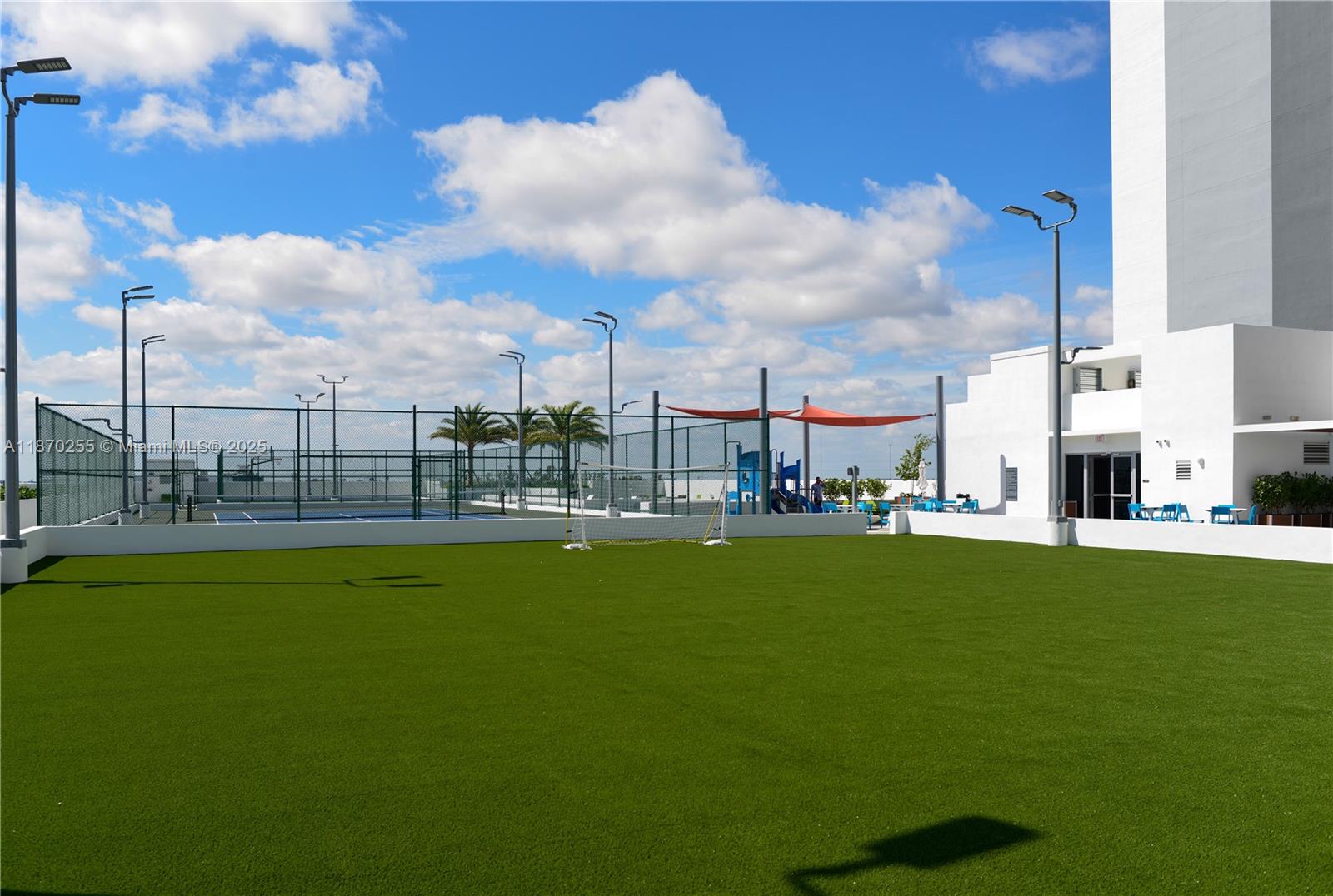 THE HARBOUR SOUTH CONDO - Residential