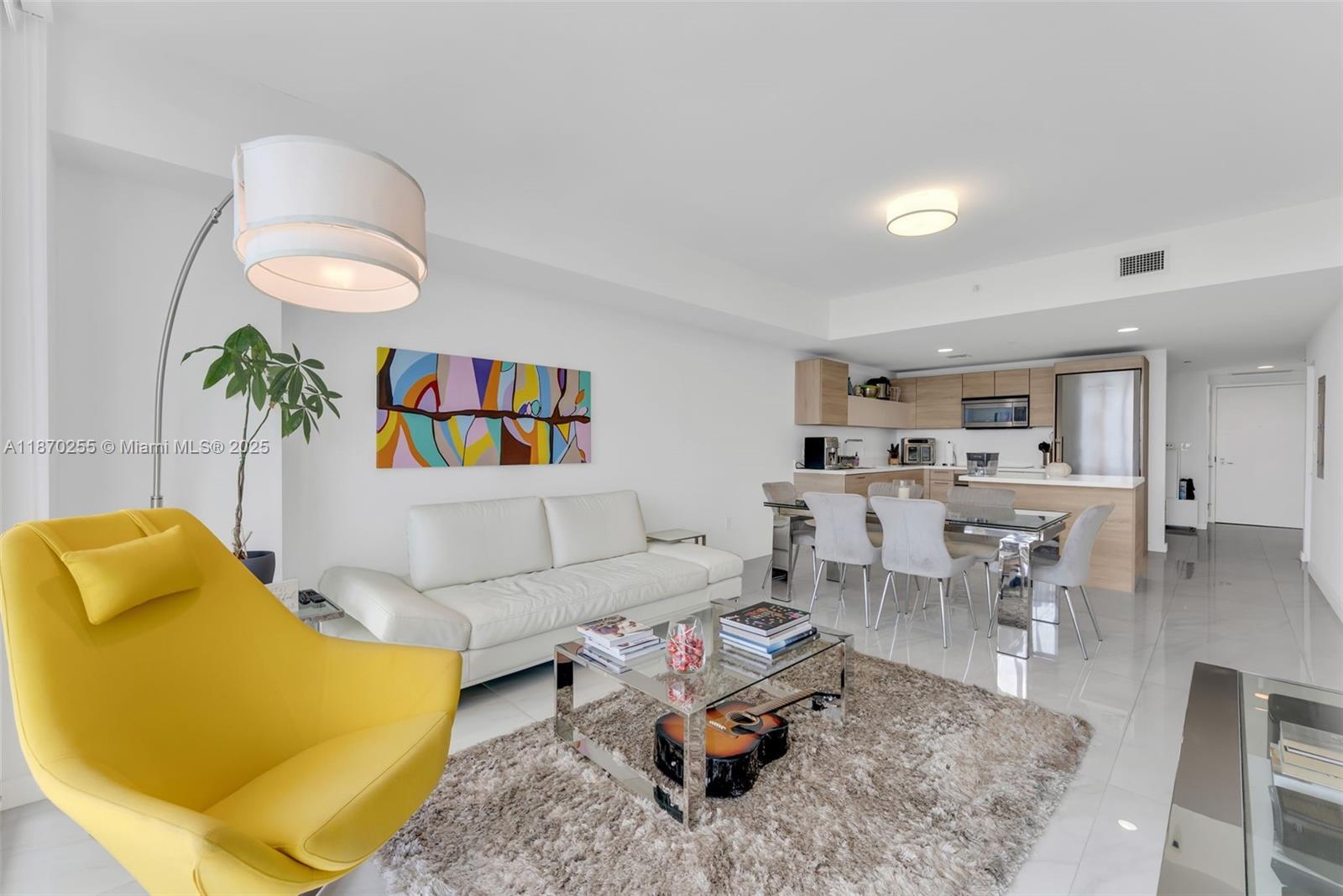 THE HARBOUR SOUTH CONDO - Residential