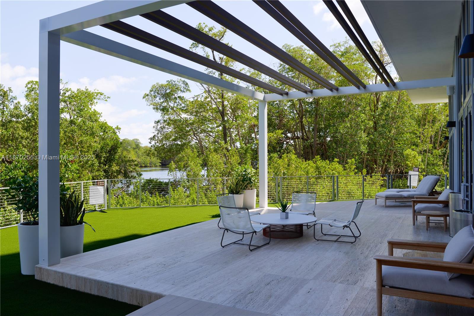 THE HARBOUR SOUTH CONDO - Residential