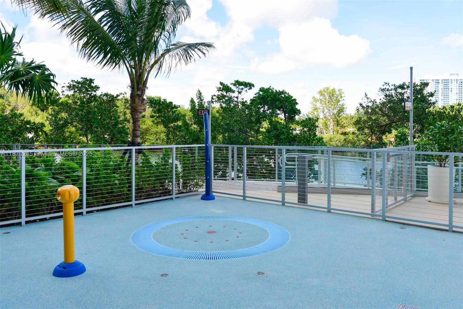 THE HARBOUR SOUTH CONDO - Residential