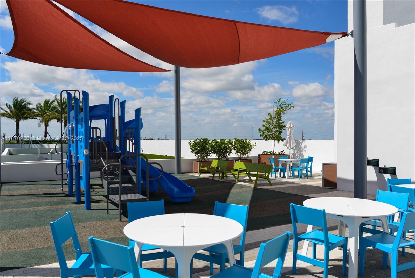 THE HARBOUR SOUTH CONDO - Residential