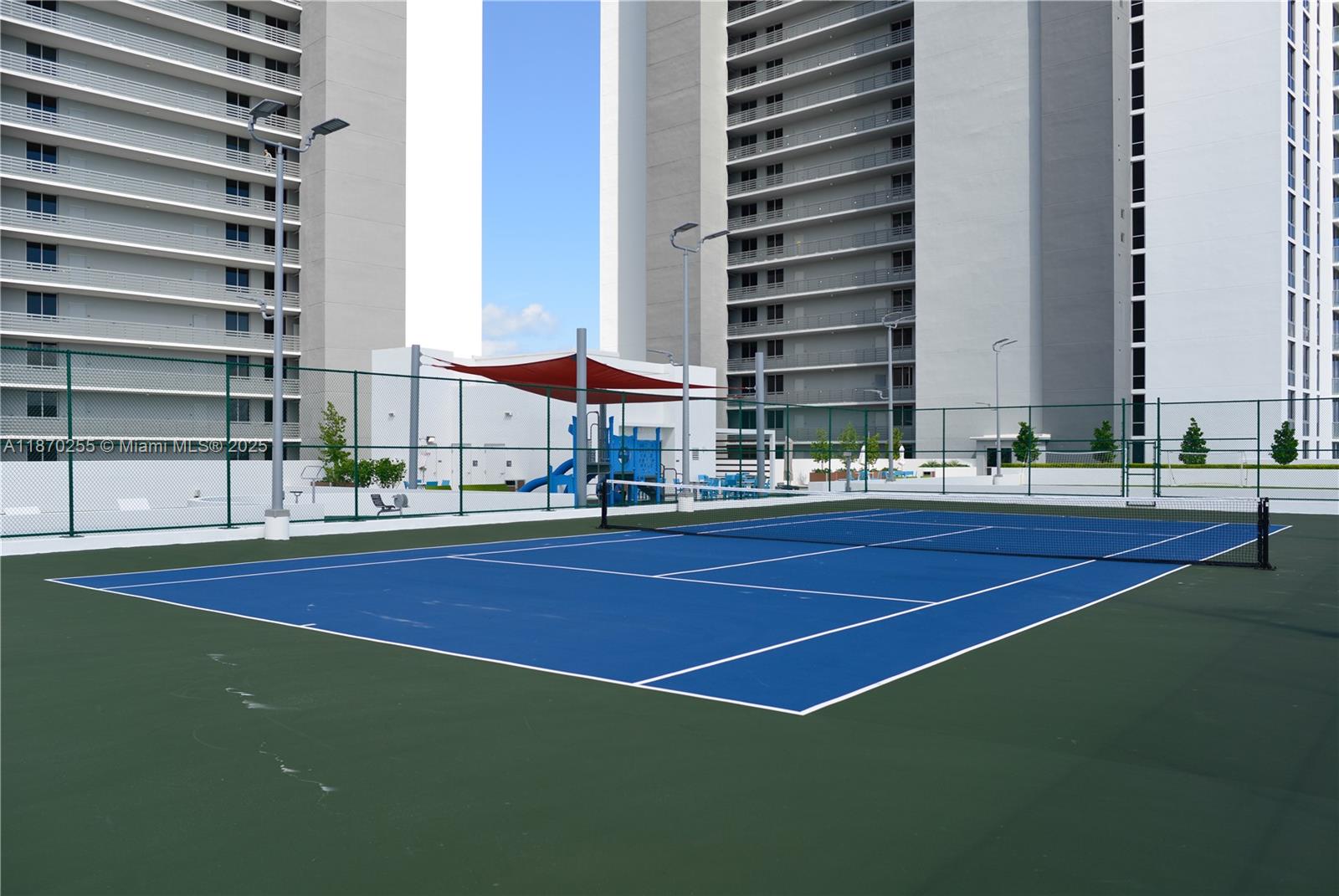 THE HARBOUR SOUTH CONDO - Residential