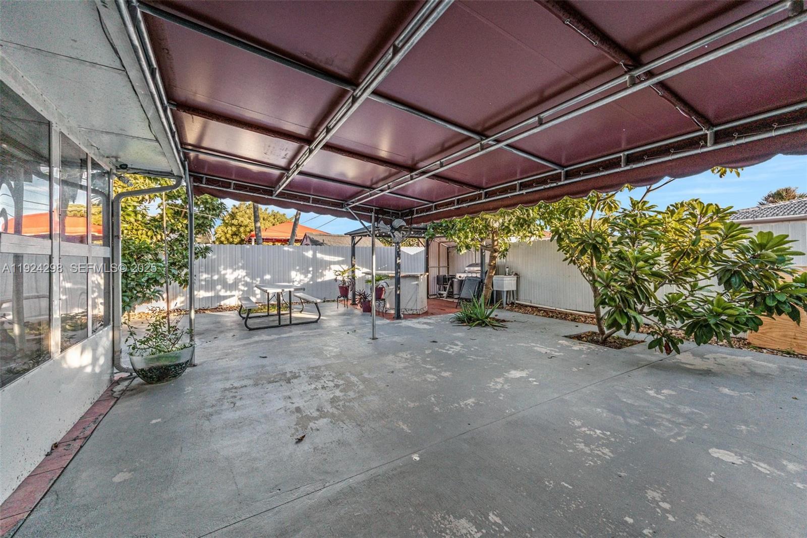 RICH HEIGHTS - Residential