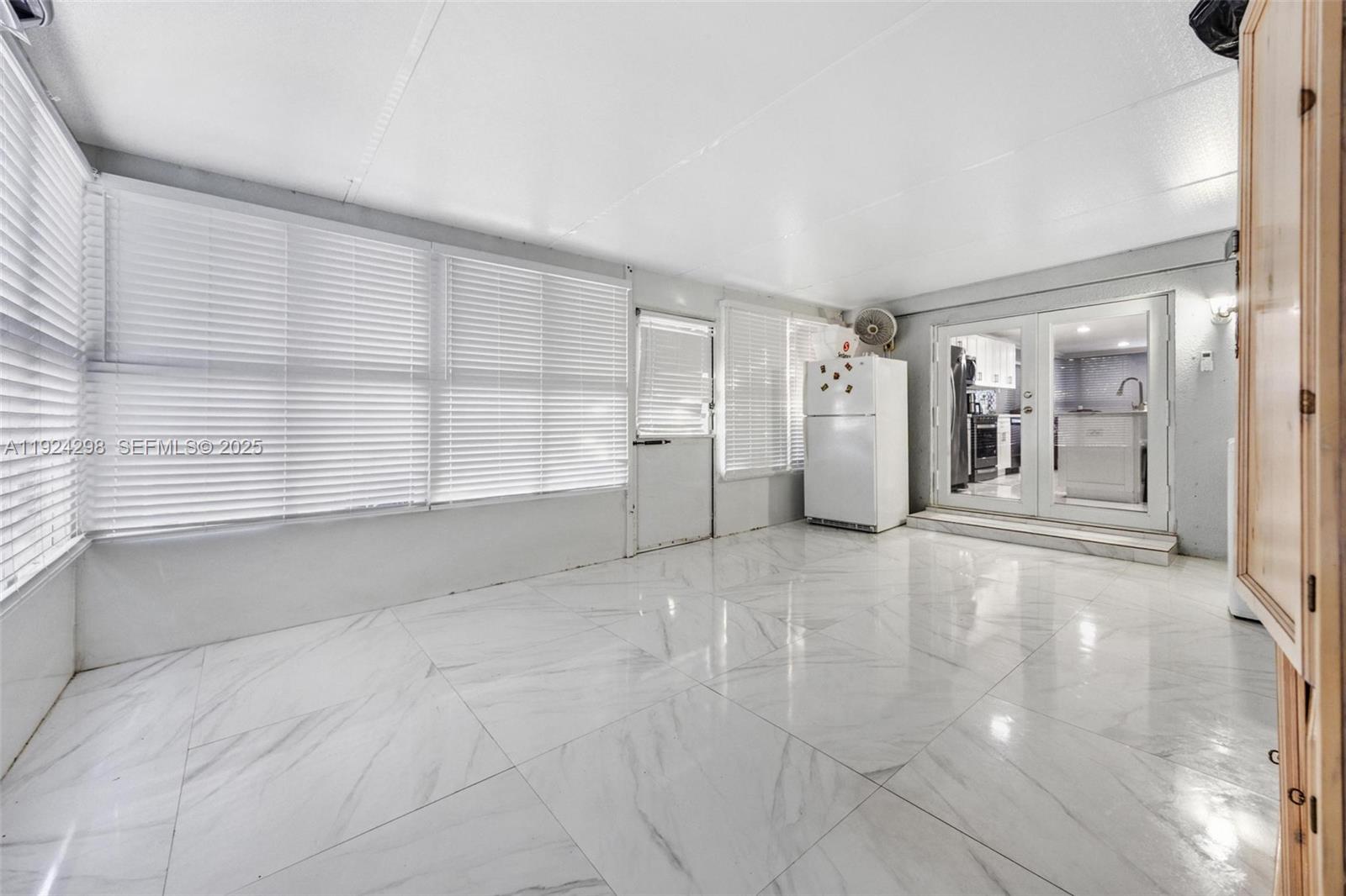 RICH HEIGHTS - Residential