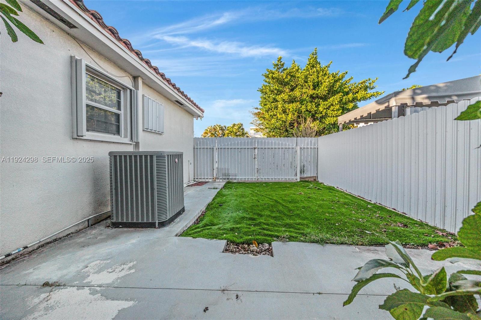 RICH HEIGHTS - Residential