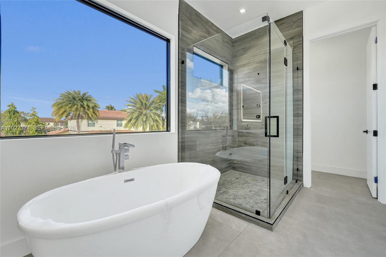 Casuarinas - Residential