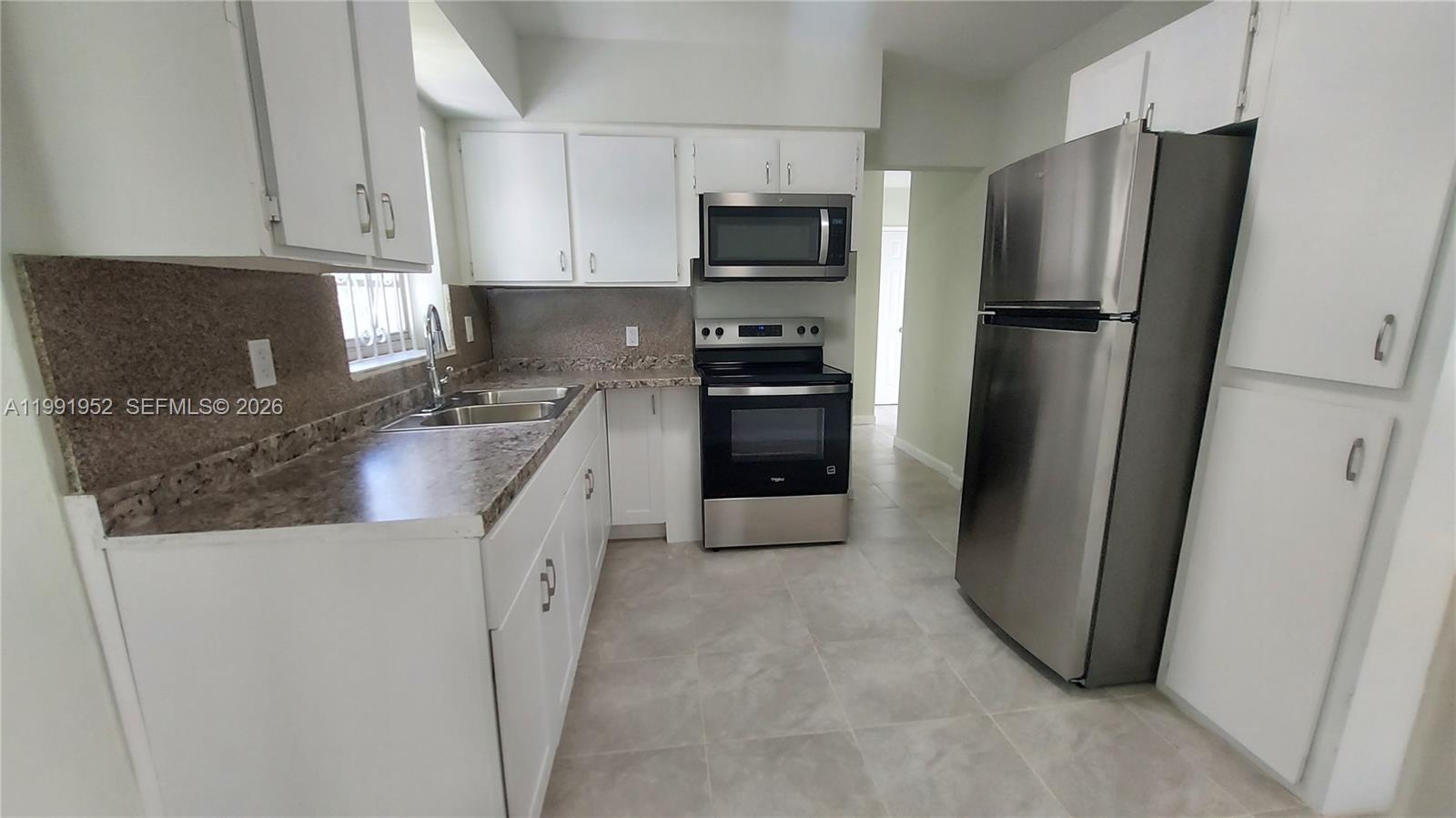 8915 NW 10th Ave 8915