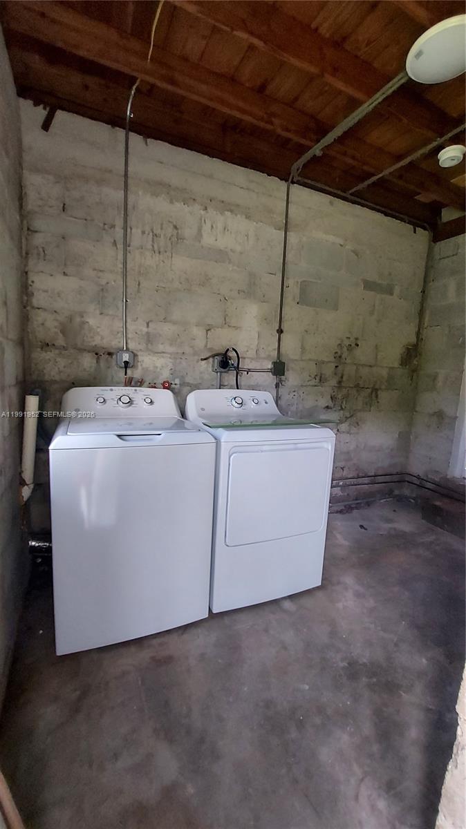 8915 NW 10th Ave 8915