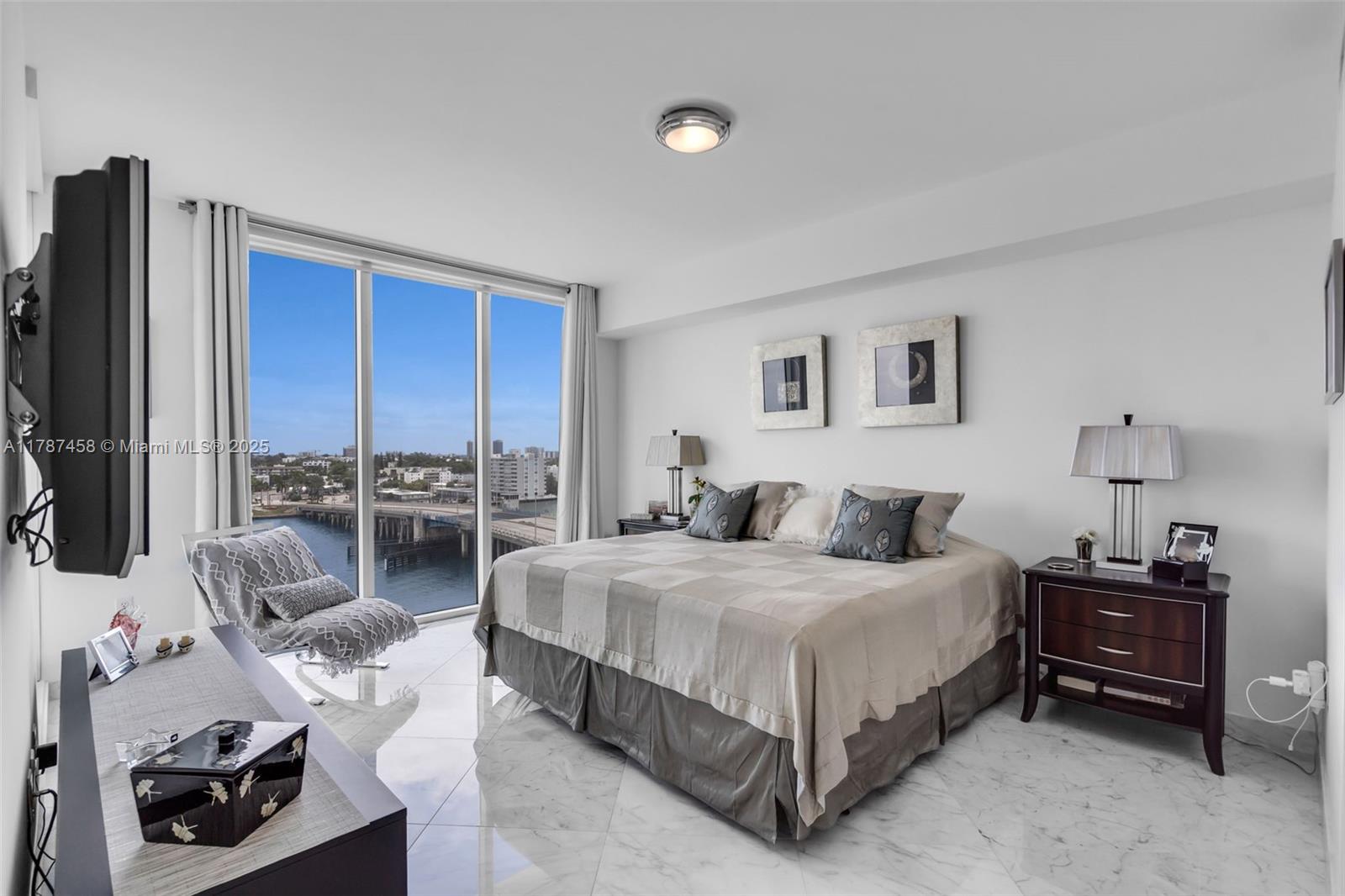 THE BRIDGEWATER CONDO - Residential